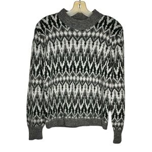 Vintage Arrow Sweater‎